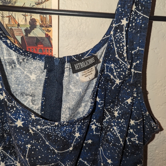 Retrolicious Blue Galaxy dress - Picture 3 of 4